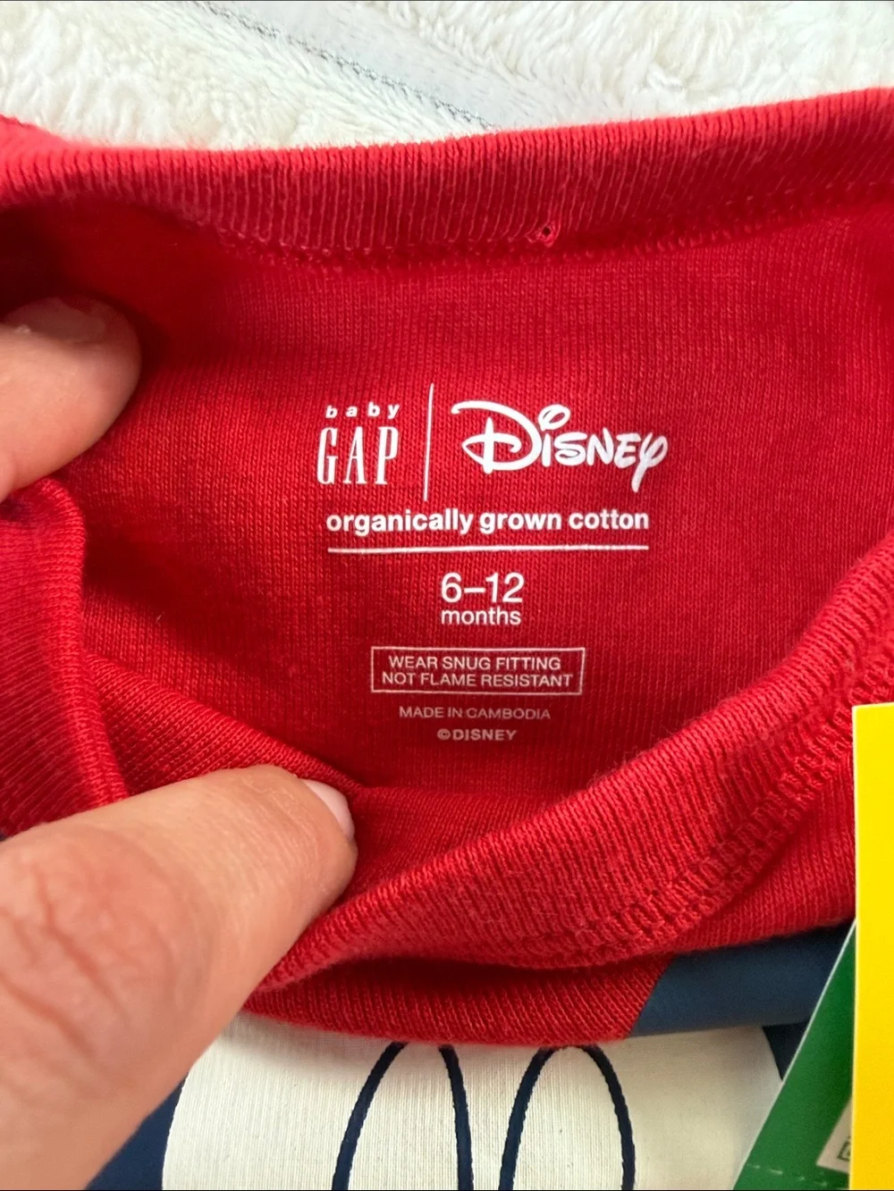 GAP bright red